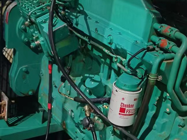 集安如何确定新的发电机组控制系统是否与原系统兼容？