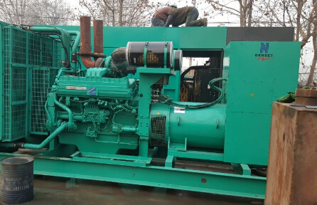 集安发电机组如何判断水冷式机油散热器内部是否需要清洗？